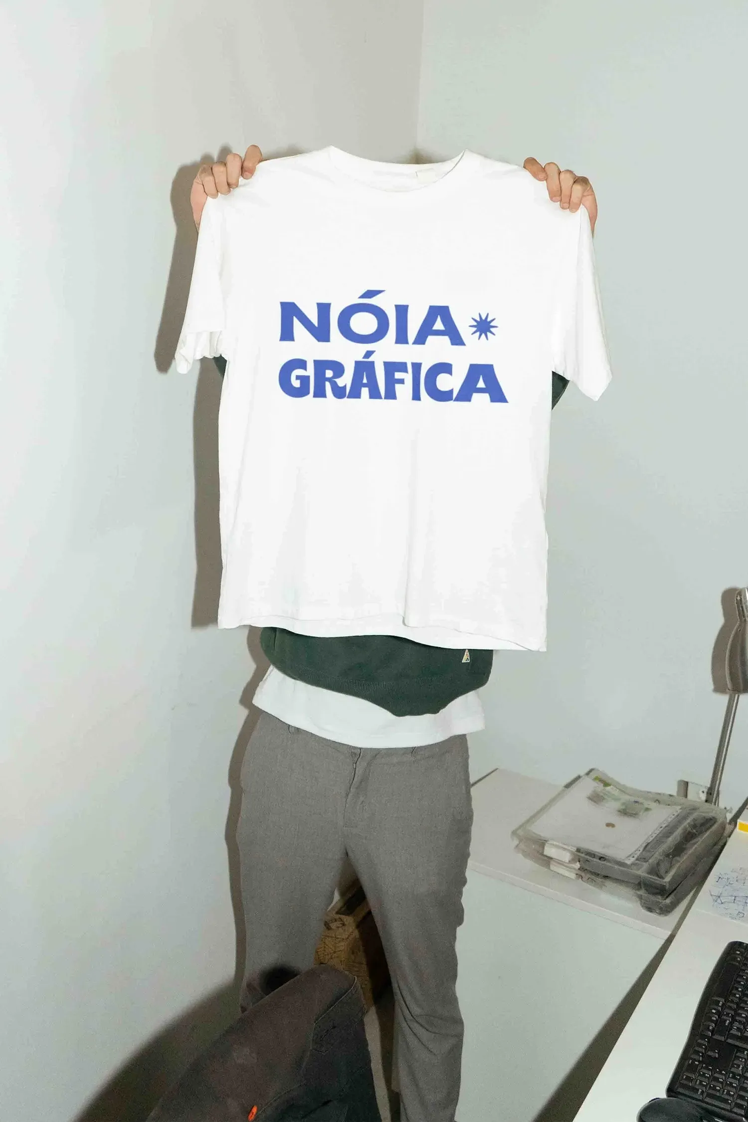 Nóia Gráfica visual identity applied, image 3.